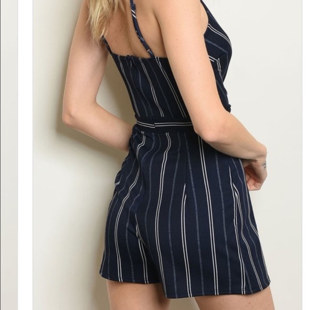 Sale Boutique v neck romper